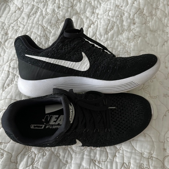 Nike Shoes - Nike Lunarepic Flynit 2